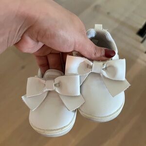 Stride Rite White Baby Shoes with Bow